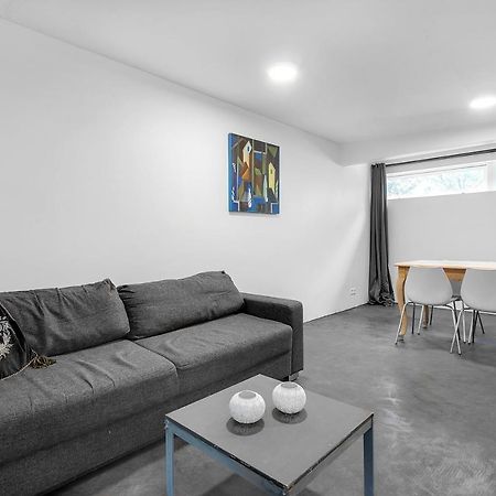 Lovely Studio Apartment With Hot Tub 레이캬비크 외부 사진