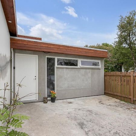 Lovely Studio Apartment With Hot Tub 레이캬비크 외부 사진