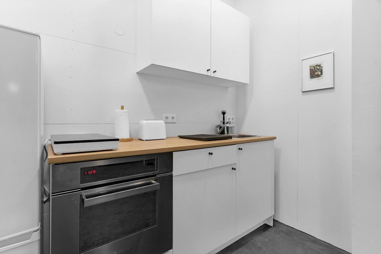 Lovely Studio Apartment With Hot Tub 레이캬비크 외부 사진