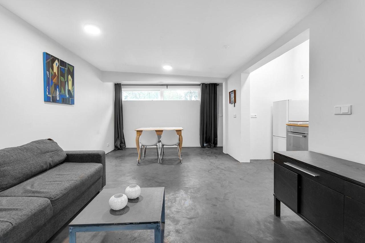 Lovely Studio Apartment With Hot Tub 레이캬비크 외부 사진