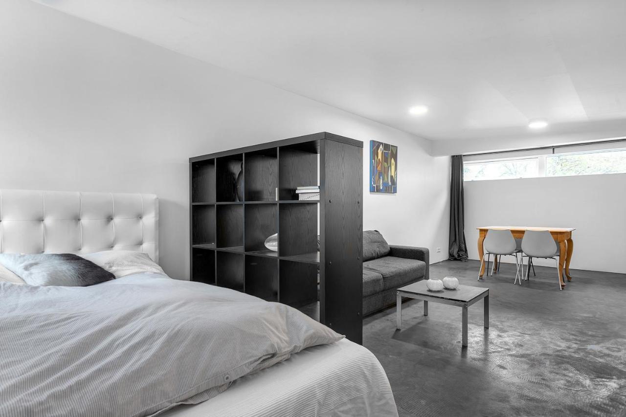 Lovely Studio Apartment With Hot Tub 레이캬비크 외부 사진