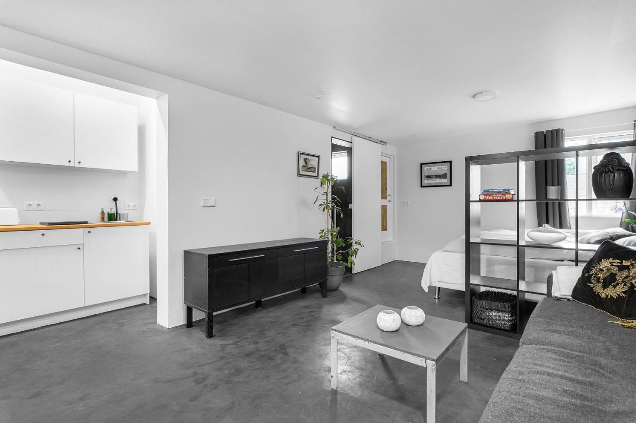 Lovely Studio Apartment With Hot Tub 레이캬비크 외부 사진